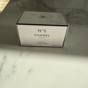💕 NIB Chanel #5 The Bath soap